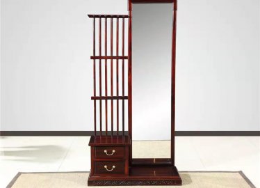 穿衣镜